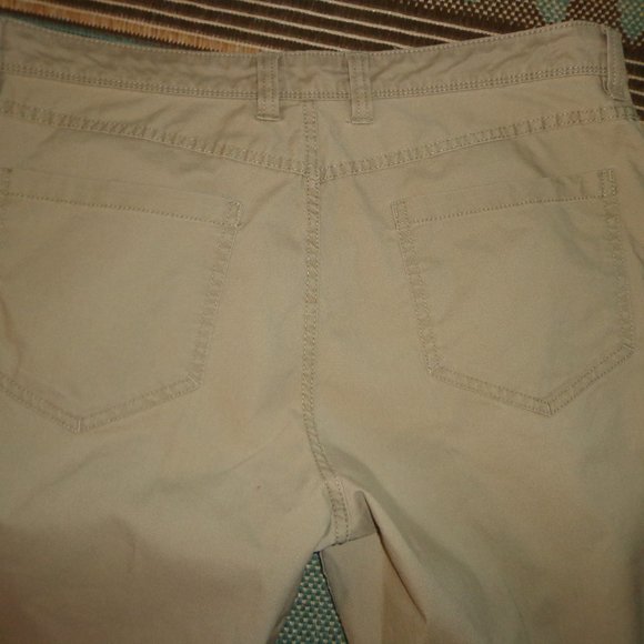 IZOD Saltwater Straight Fit Chino Pants 36W x 32L Khaki Zip/Button Closure - Picture 7 of 15